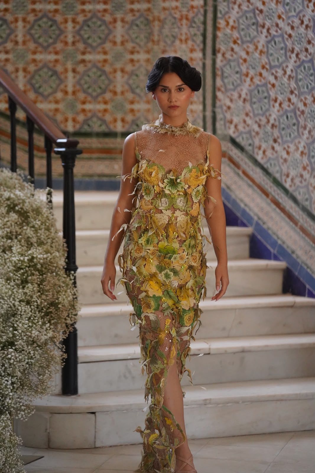 Vestido Mimosa, aplicaciones de hoja bordada